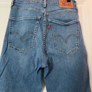 LEVI JEANS